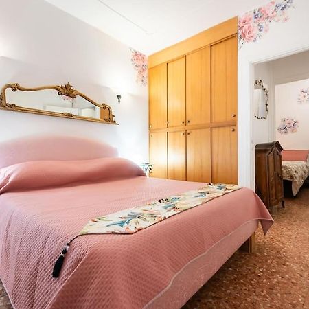 Ca' Della Madoneta - Vista Canale Venedig Eksteriør billede