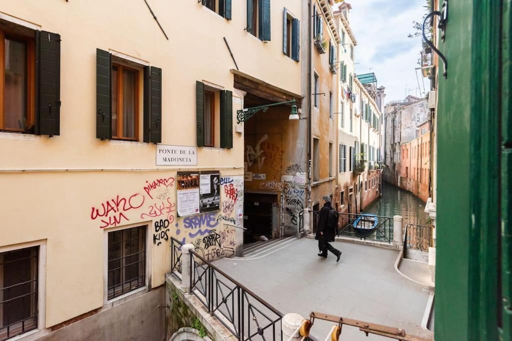 Ca' Della Madoneta - Vista Canale Venedig Eksteriør billede