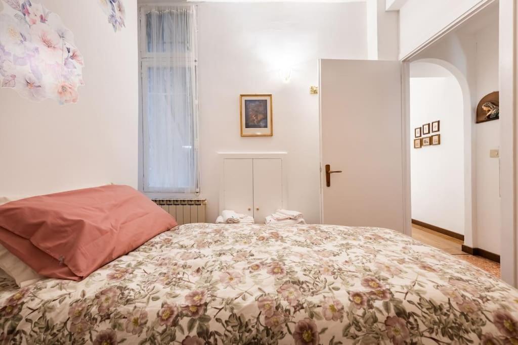Ca' Della Madoneta - Vista Canale Venedig Eksteriør billede